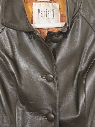 Chaqueta de cuero marrón con cinturón T-38/