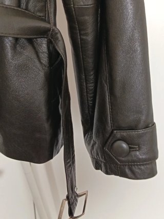 Chaqueta de cuero marrón con cinturón T-38/