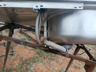 Fregadero de acero inoxidable con escurridor