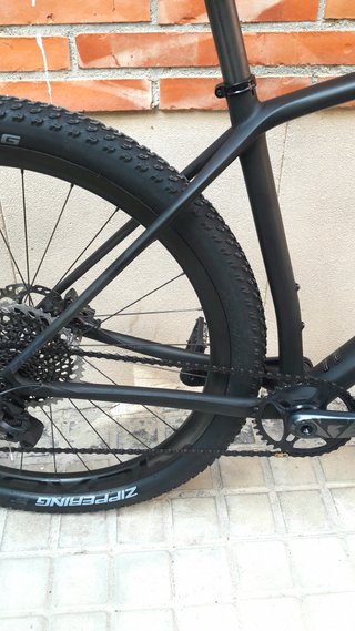 SPECIALIZED EPIC HARTAIL  FULL CARBON. Talla L