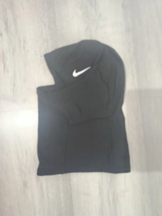 Nike Pro Therma-FIT Hood Negro