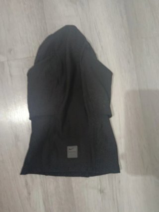 Nike Pro Therma-FIT Hood Negro
