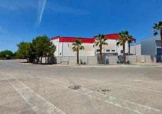 Nave industrial en venta en Renfe - Bulevar 1º y 2º Fase en Jaén