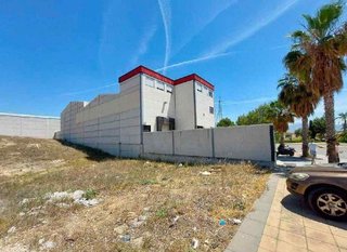 Nave industrial en venta en Renfe - Bulevar 1º y 2º Fase en Jaén
