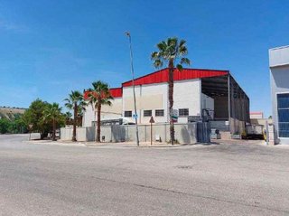 Nave industrial en venta en Renfe - Bulevar 1º y 2º Fase en Jaén
