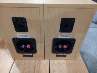 Altavoces JBL Madera y Negro