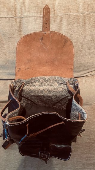 Mochila de cuero marrón