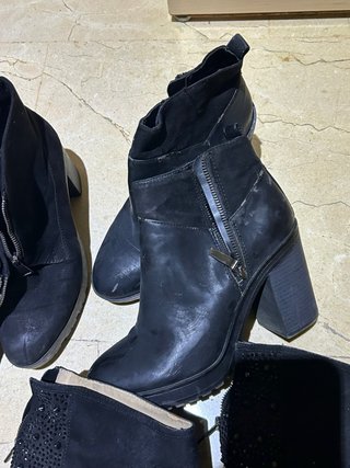 6 Botines, deportivas y sandalias T.39