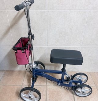 Andador de rodilla con frenos ruedas para exterior