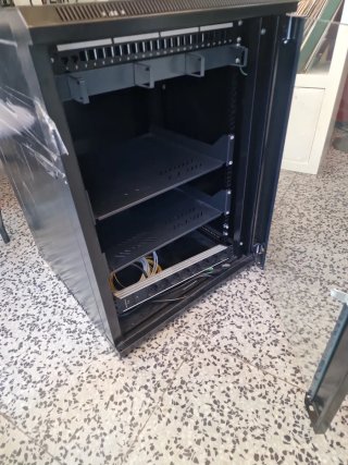 Armario Rack Negro con Puerta de Vidrio