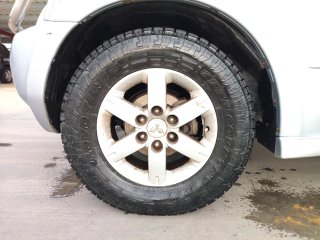 Mitsubishi Montero 2005