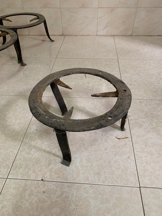 Trébedes de hierro forjado