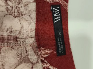 Falda Zara Midi Estampada Roja Talla XS