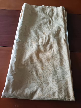 Mantel grande amarillo