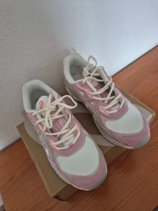 Zapatillas Asics Gel-NYC Rosa y Blanco