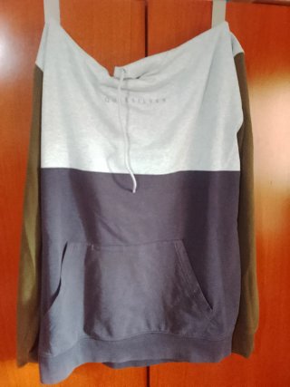 Abbigliamento usato diverso, 10 euro 3 pezzi