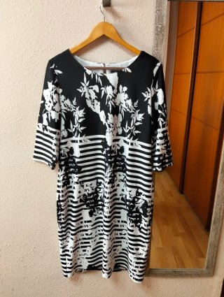 Vestido estampado floral y rayas