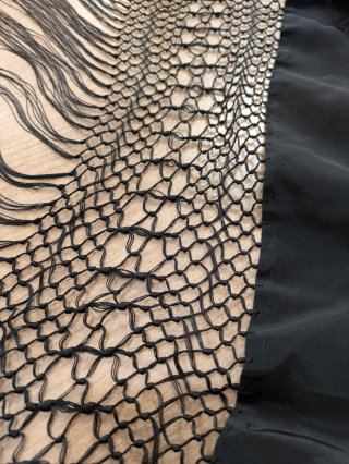 Mantón de Manila bordado negro multicolor