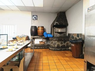 TRASPASO GRAN RESTAURANTE EN POLÍGONO