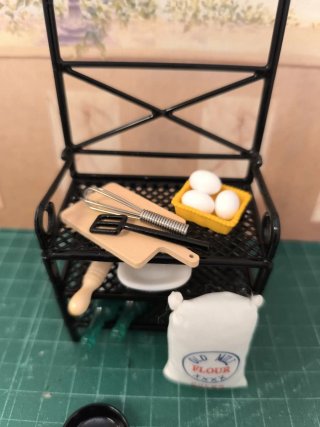 Mobile in miniatura per casa delle bambole