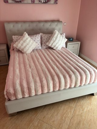 Dormitorio Matrimonio Beige y Rosa
