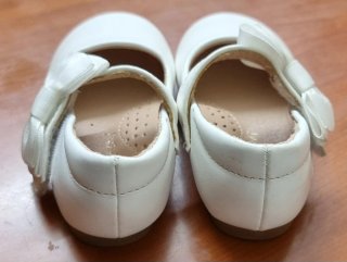 Scarpine bimba bianche con fiocco