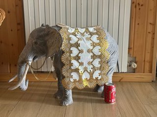 Elefante Nacimiento / Belén Napolitano