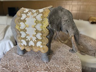 Elefante Nacimiento / Belén Napolitano