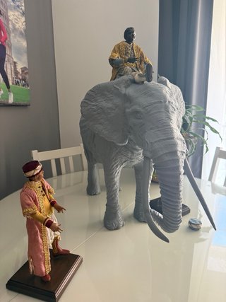 Elefante Nacimiento / Belén Napolitano