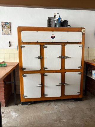 Frigorífico Clásico Madera y Blanco