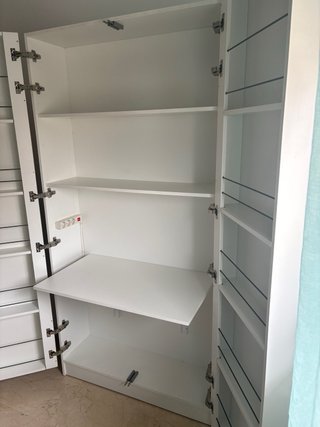Armario blanco para manualidades