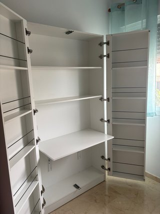 Armario blanco para manualidades