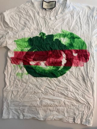 Camisetas de diferentes marcas
