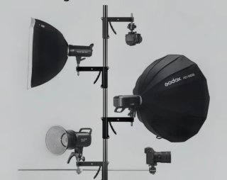 Tripode Manfrotto para focos y cámaras.