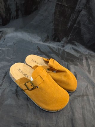 Zuecos de piel Vatineri's