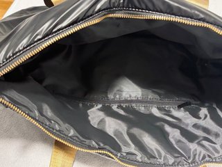 Bolso Calvin Klein Acolchado Negro y Dorado