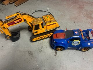 Caja de juguetes: excavadora, coches y más