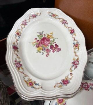Juego de vajilla de porcelana