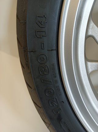 Llanta delantera con neumatico Suzuki Burgman 400