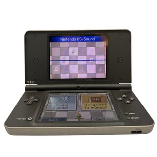 NINTENDO DSI XL