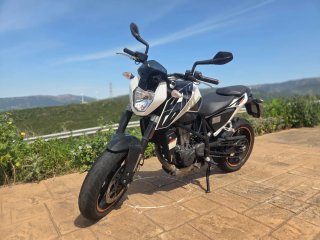 KTM 690 Duke
