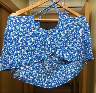 Top juvenil floral azul