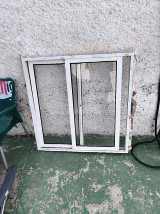 Ventana corredera blanca 1x1