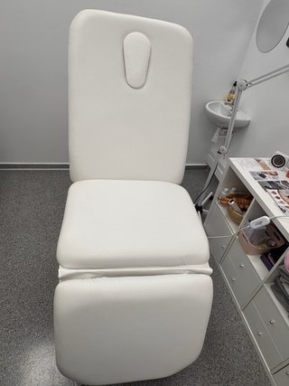 Camilla estética eléctrica blanca