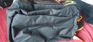 Mochila GO fit negra y dorada