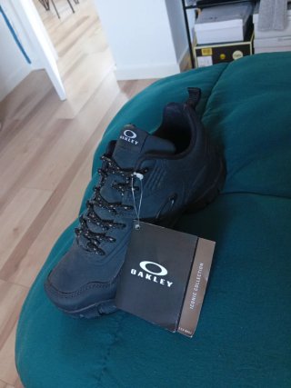 Tênis Oakley Preto