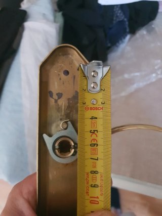 Manillas de puerta doradas