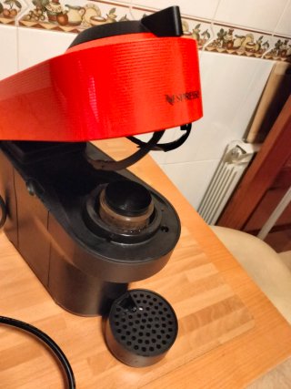 Cafetera VERTUO  Nespresso Roja