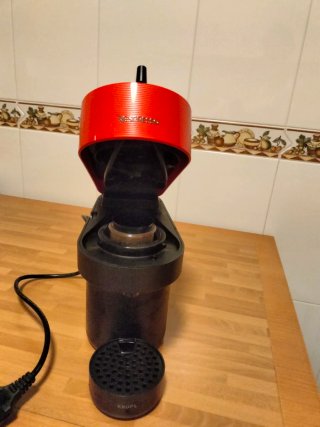 Cafetera VERTUO  Nespresso Roja