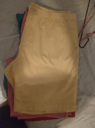 Pantalón corto hombre rojo